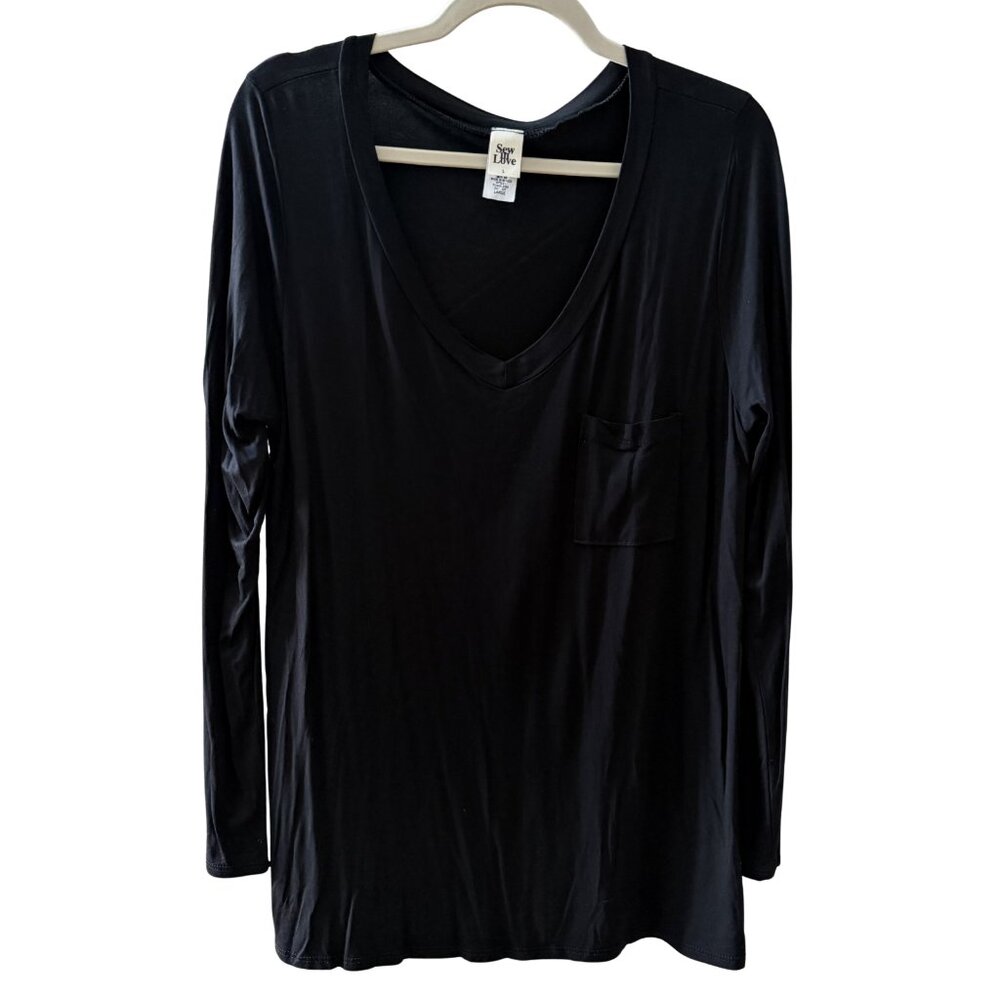 Sew In Love Black Long Sleeve V-Neck Pocket Top — Size L (New)